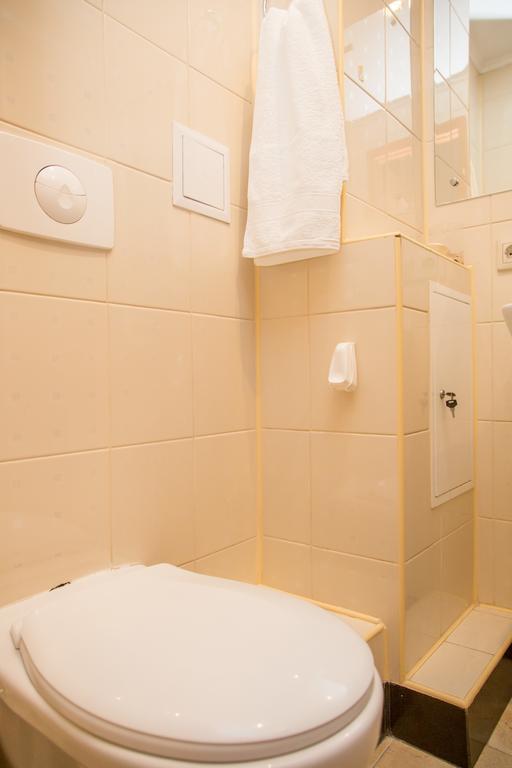 Apartment Lesya Kurbasa Lviv Exterior photo